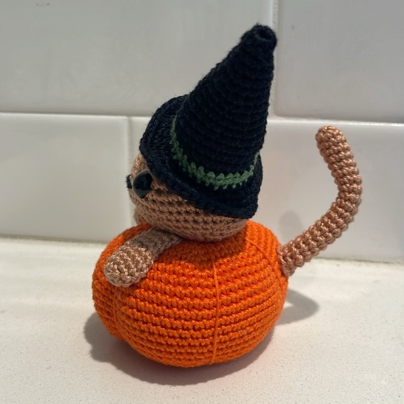 Handcrafted Pumpkin Cat Halloween Figure Holiday Decor Amigurui Crochet - Picture 6 of 9